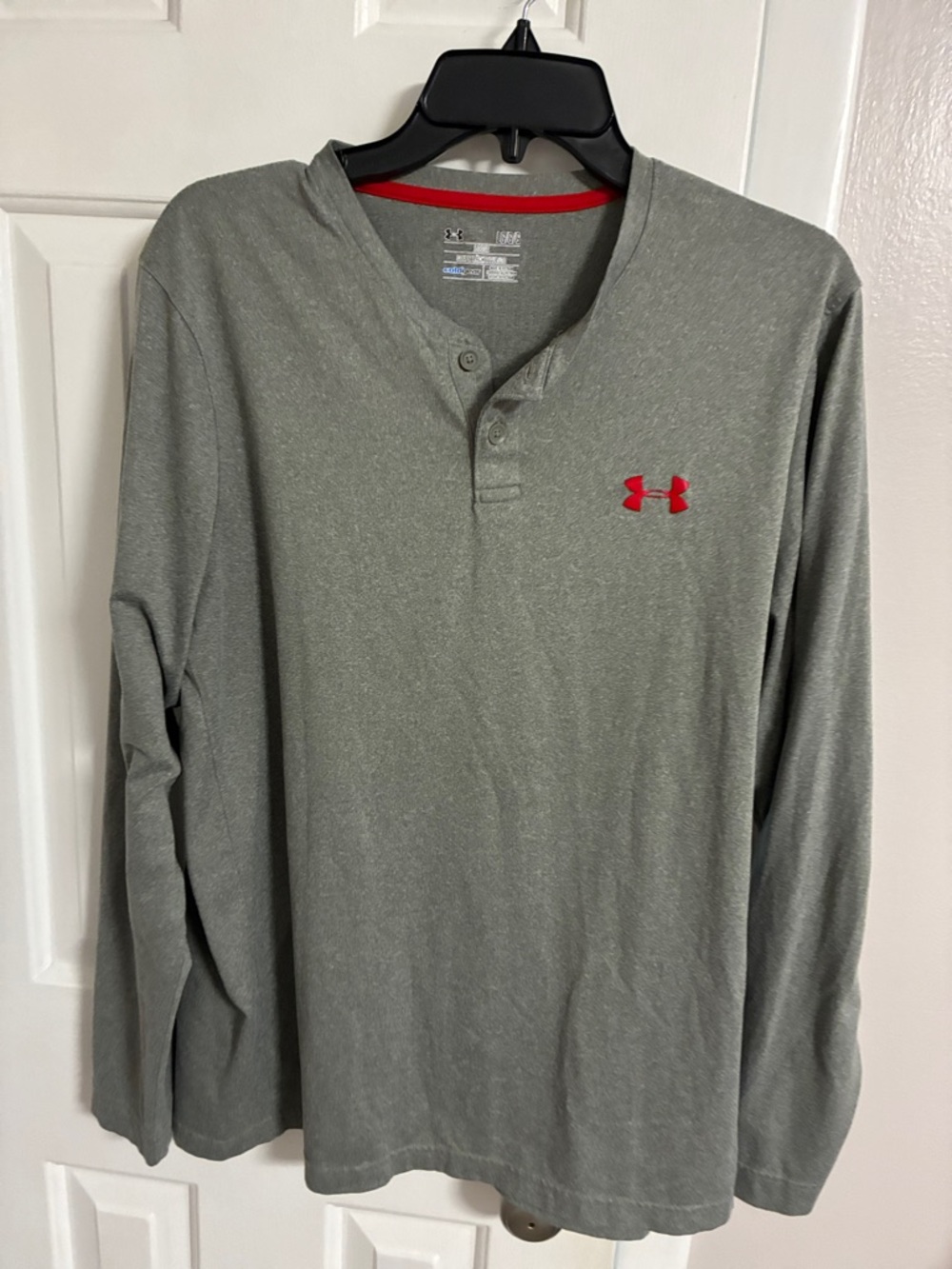 Under Armour Bundle- 5 shirts - Picture 2 of 5